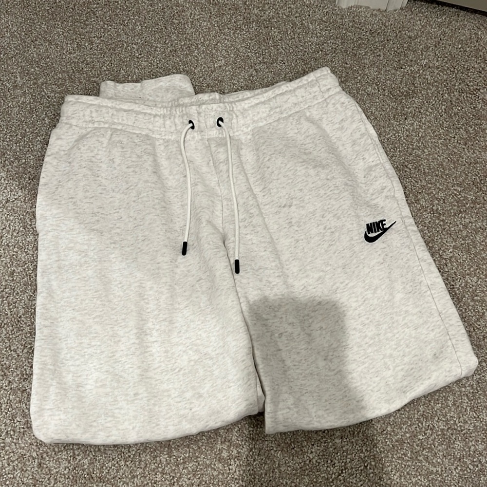 Women’s Nike mid-rise light gray-white sweatpants